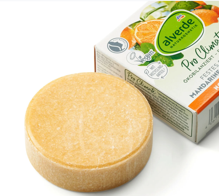 alverde NATURKOSMETIK Pro Climate solid hair shampoo tangerine and basil, 60 g