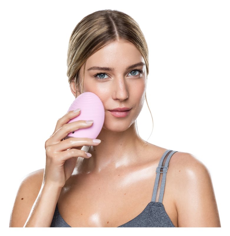 FOREO Luna™ 2 anti-wrinkle sonic cleaning device